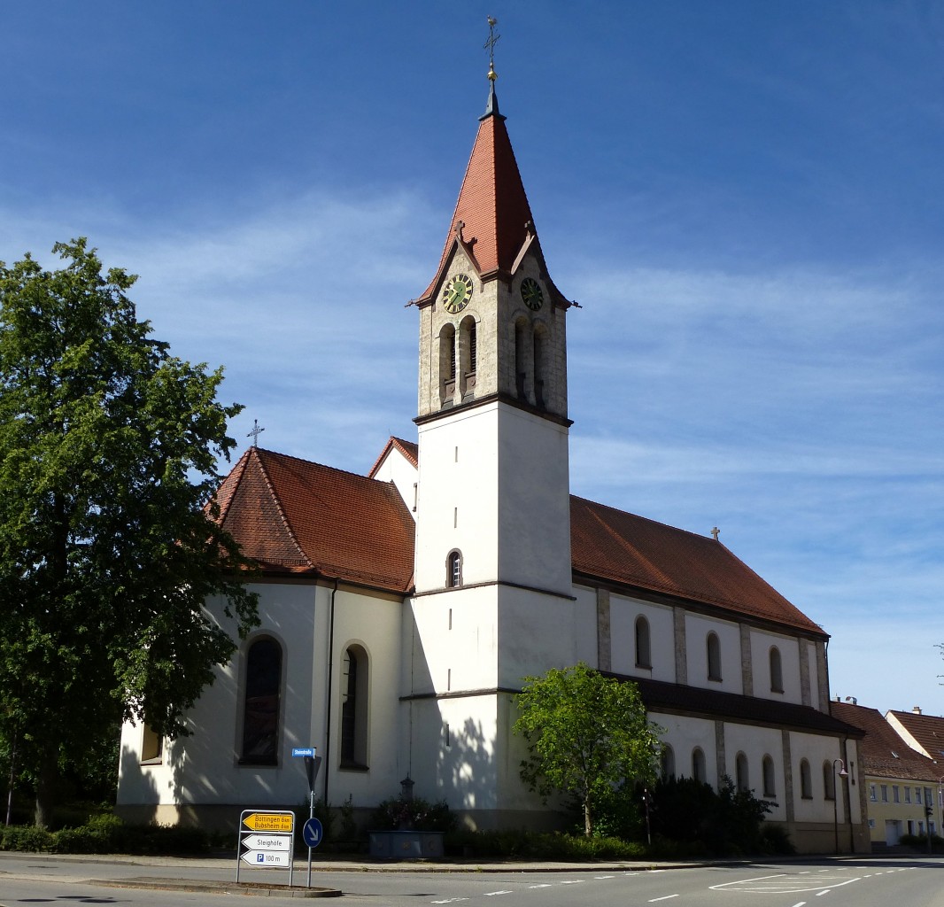 Wehingen auf der Schwbischen Alb, die katholische Kirche St.Ulrich, 1299 erstmals urkundlich erwhnt, Juli 2015 