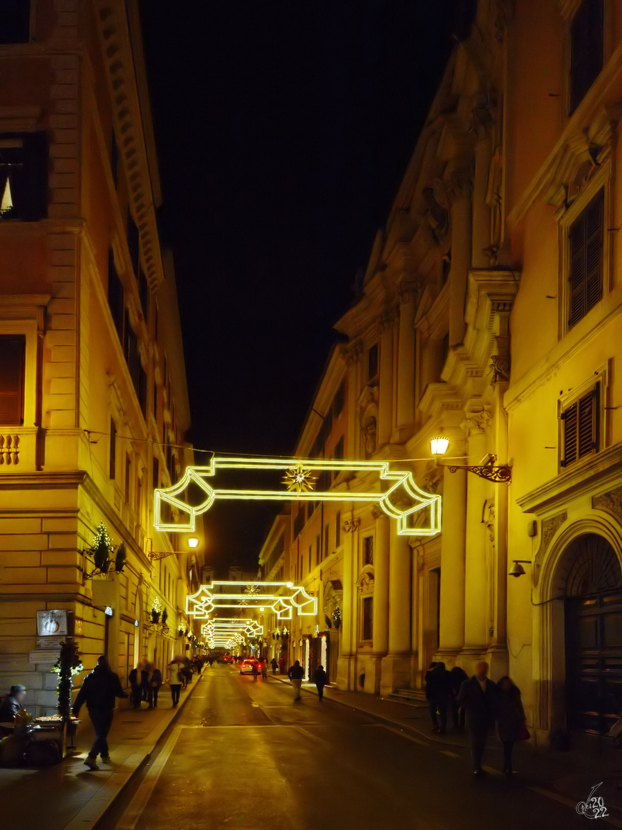 Weihnachtlich geschmckte Straen, so gesehen im Dezember 2015 in Rom.