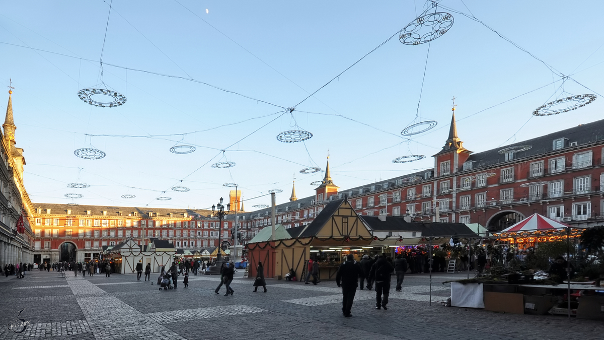 Weihnachtsmarkt auf dem Plaza Mayor im Zentrum von Madrid (Dezember 2010)