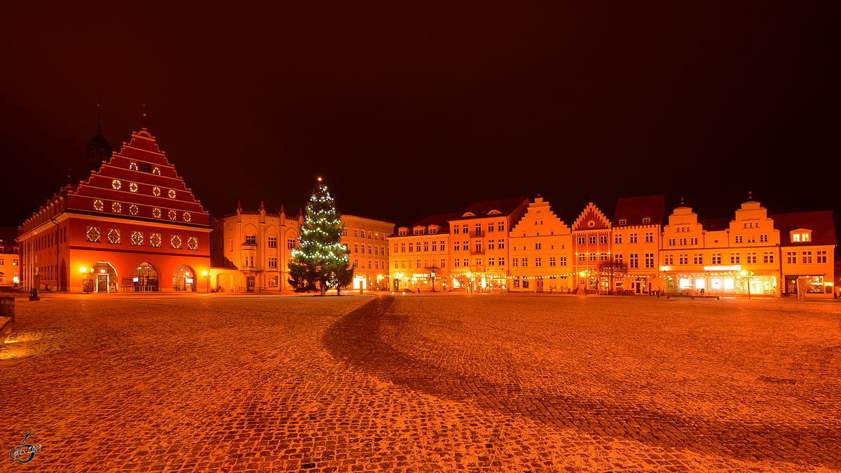 Weihnachtsstimmung auf dem Marktplatz in Greiswald zum Jahresende 2014.