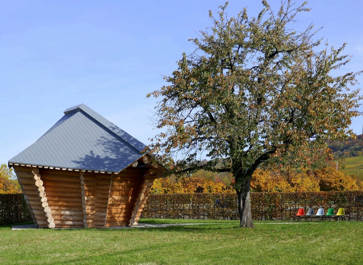 Weil am Rhein, das Blockhaus von Thomas Schtte steht seit 2018 auf dem Vitra-Campus, Okt.2020