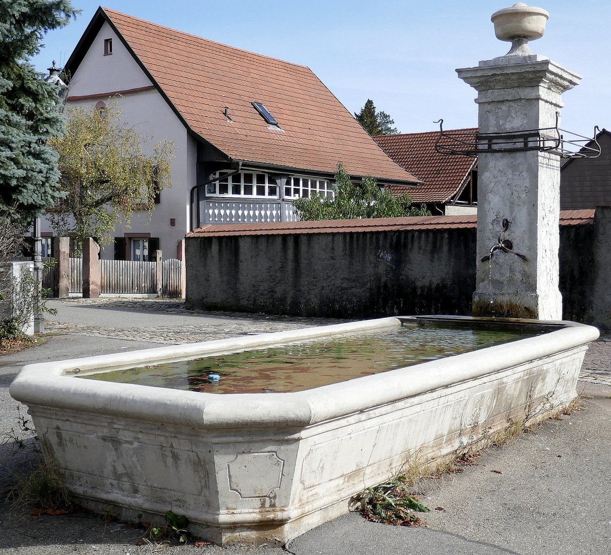 Weil am Rhein, Brunnen an der Hauptstrae, aufgestellt 1896, Okt.2020