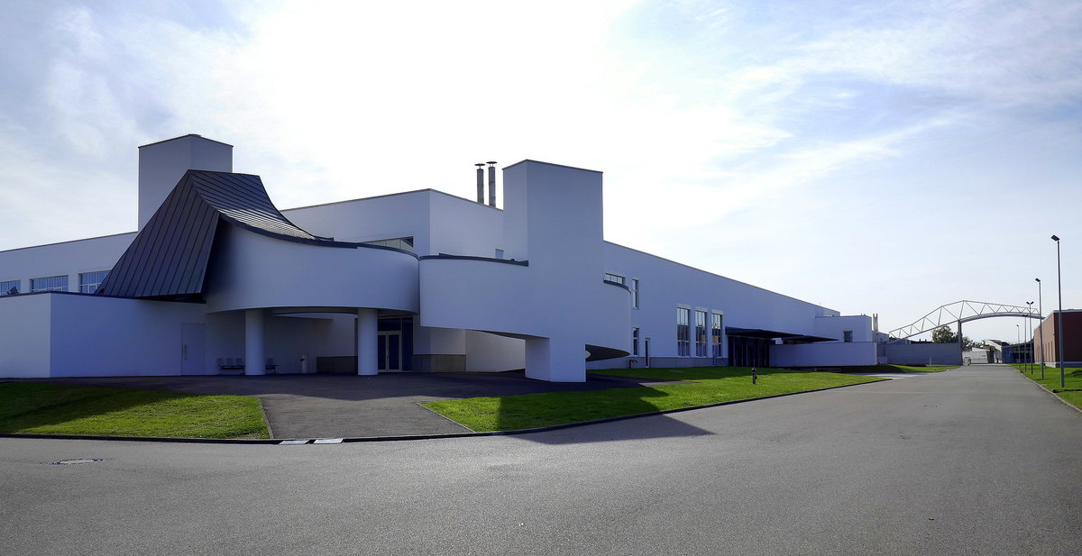 Weil am Rhein, Fabrikhallen des Schweizer Mbelherstellers Vitra AG, Architekt war Frank O. Gehry, Okt.2020