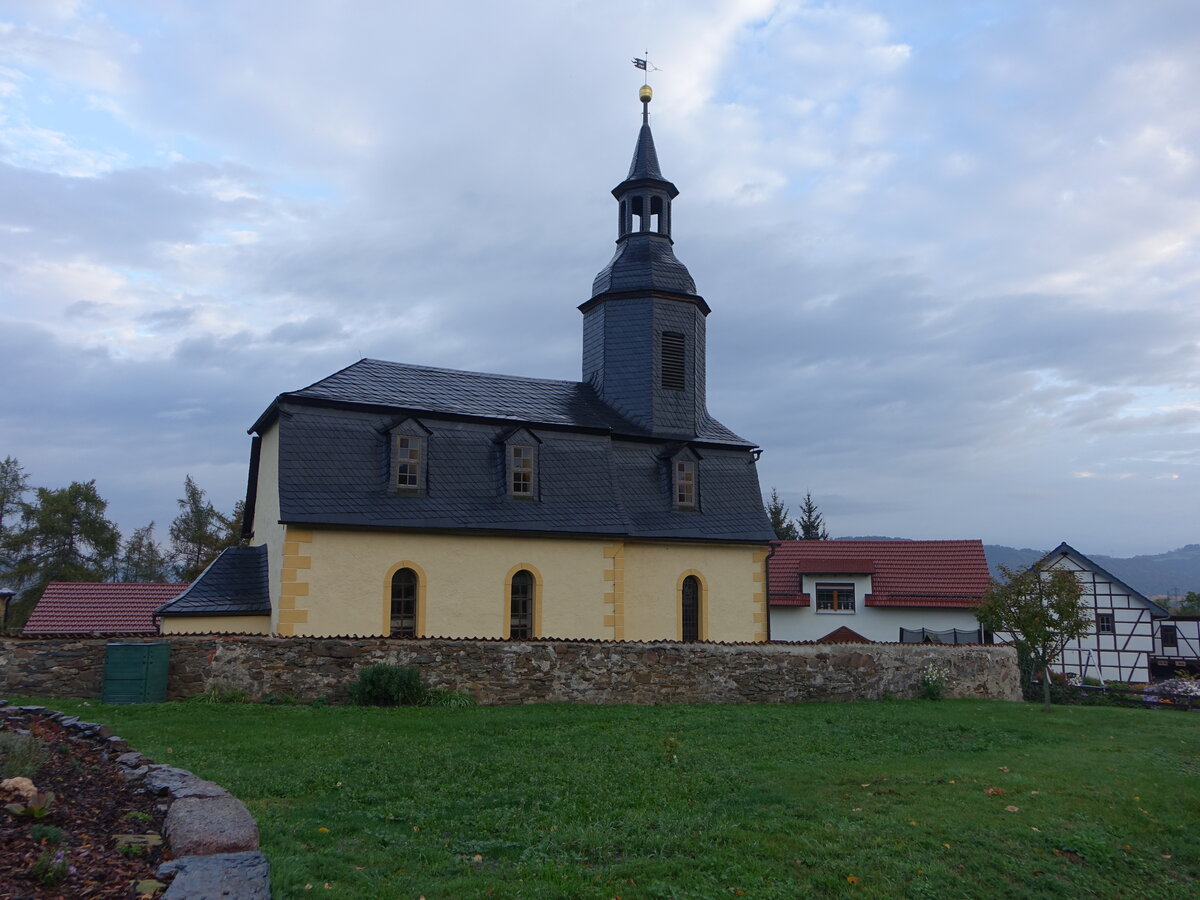 Weischwitz, evangelische Dorfkirche, erbaut um 1500, barockisiert 1792 (18.10.2022)