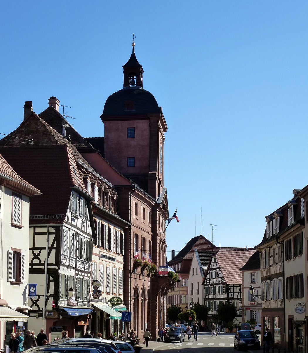 Weienburg (Wissembourg), Blick von der Lauter zum Rathaus, Sept.2015