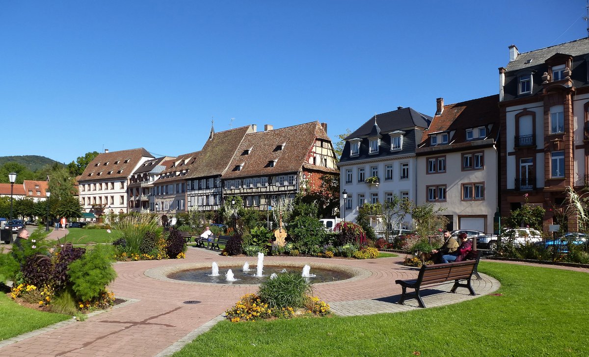 Weienburg (Wissembourg), Grnanlage an der Lauter im Stadtzentrum, Sept.2015