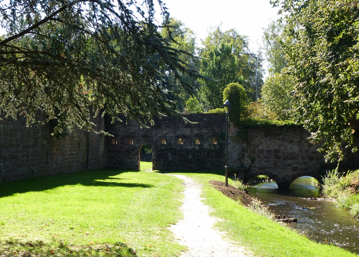 Weienburg (Wissembourg), Teil der ehemaligen Stadtbefestigung aus dem Mittelalter, Sept.2015