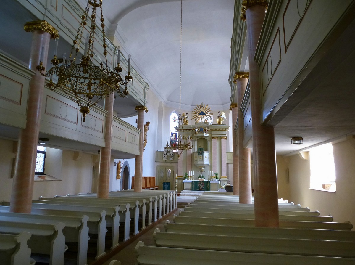 Weienstadt, Stadtpfarrkirche, Blick zum Altar, Aug.2014