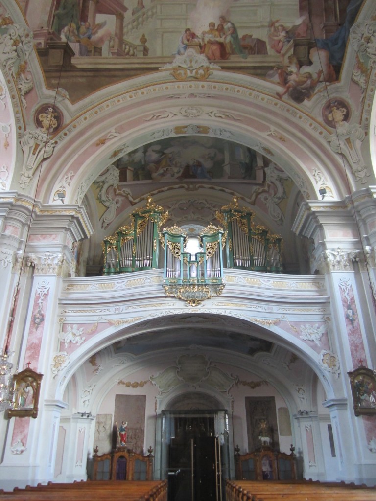 Weiz, Orgelempore der Wallfahrtskirche auf dem Weizberg, Fresken von J. A. von Mlk (18.08.2013)