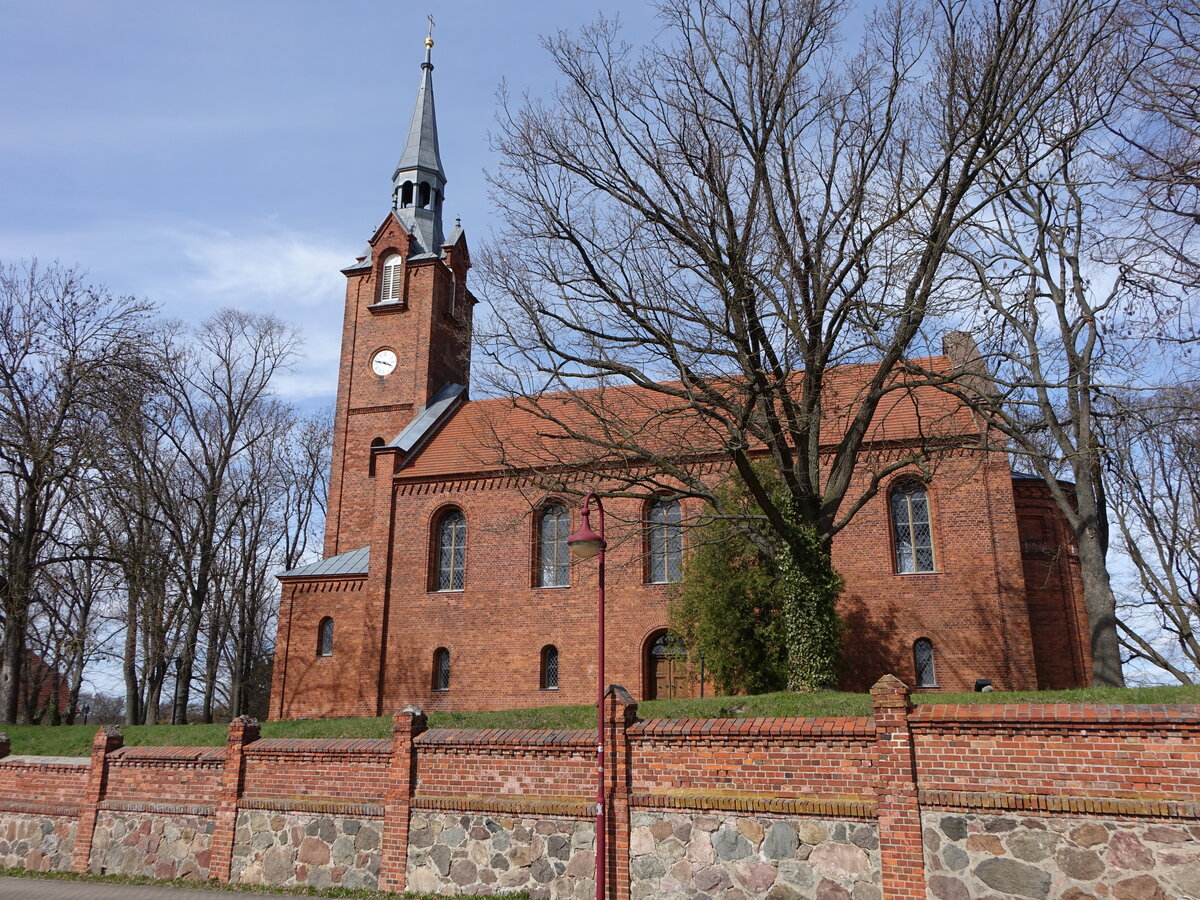 Wellmitz, evangelische Kirche, Backsteinkirche von 1854 (04.04.2026)