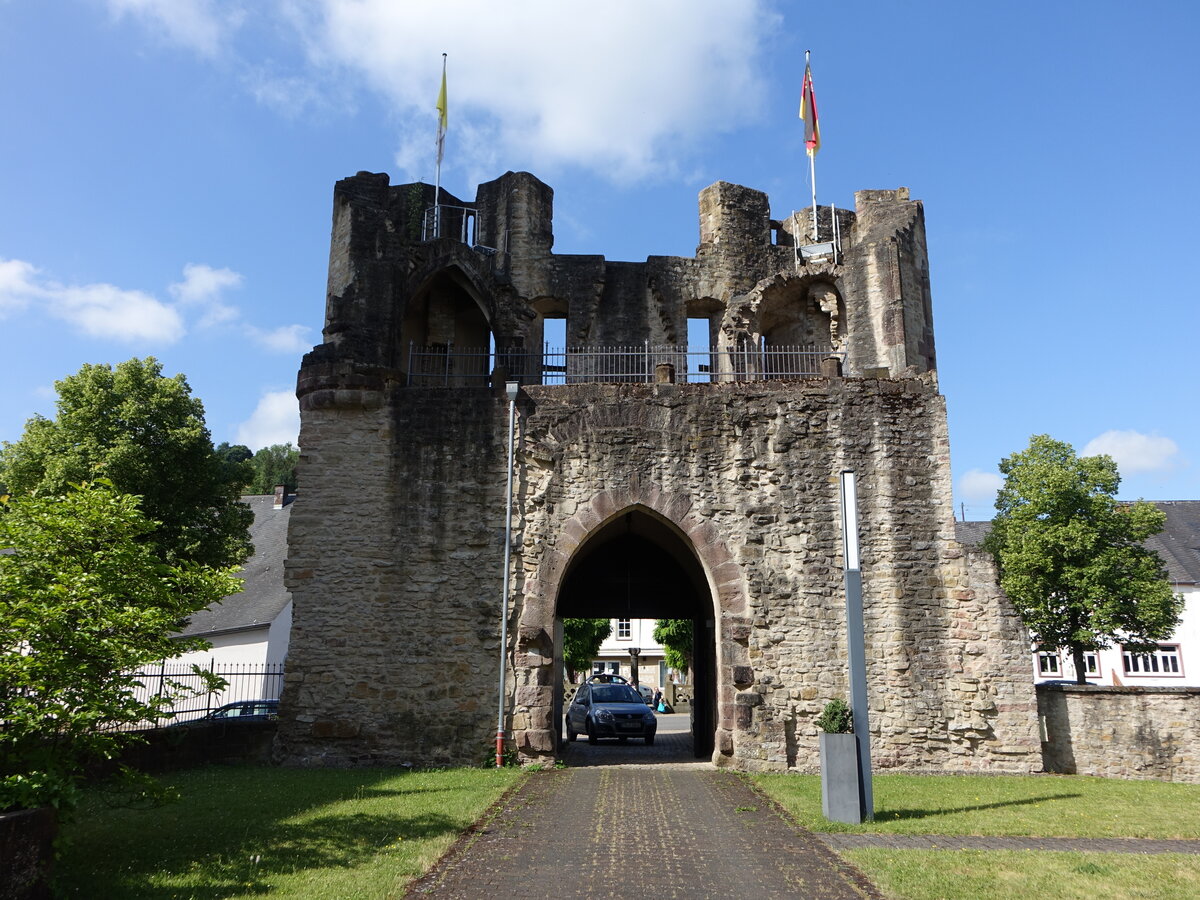 Welschbillig, Burgtor, erbaut im 12. Jahrhundert (23.06.2022)