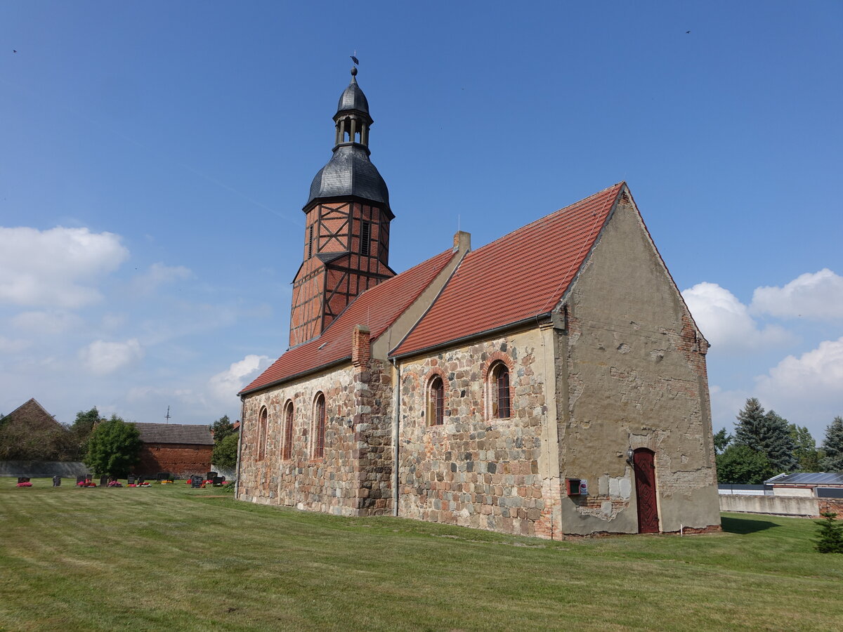 Welsickendorf, evangelische Kirche, Feldsteinkirche aus dem 13. Jahrhundert, Wiederaufbau 1637 (09.09.2025)