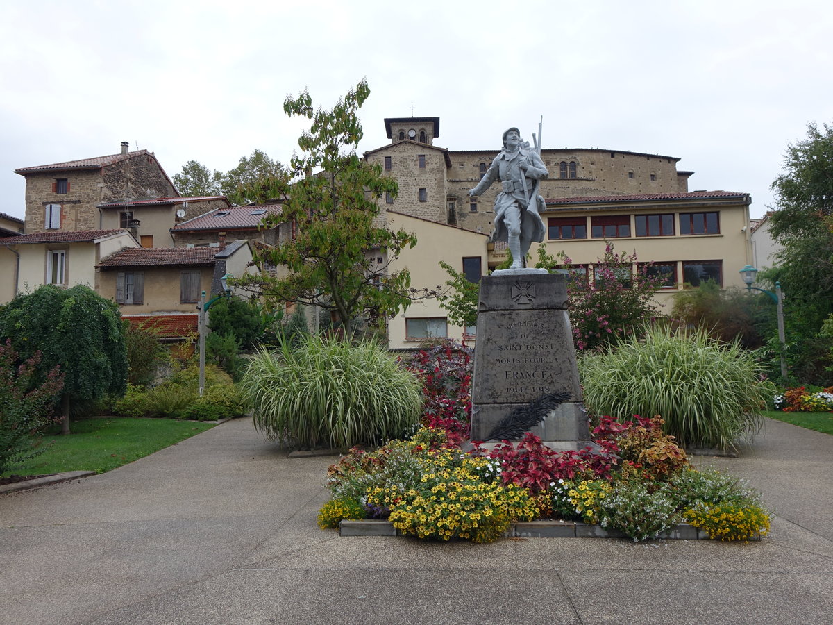 Weltkriegsdenkmal vor dem Rathaus von Saint-Donat-sur-l´Herbasse (18.09.2016)