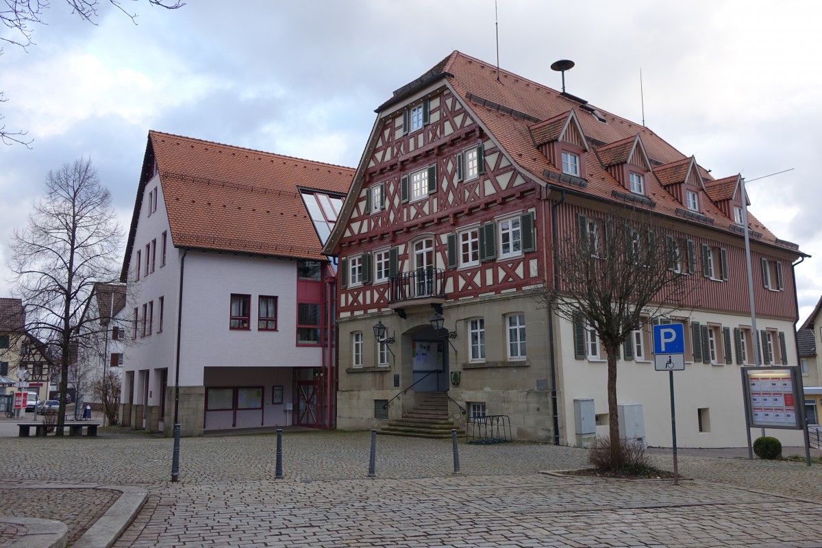 Welzheim, Rathaus von 1731 am Kirchplatz (25.12.2014)