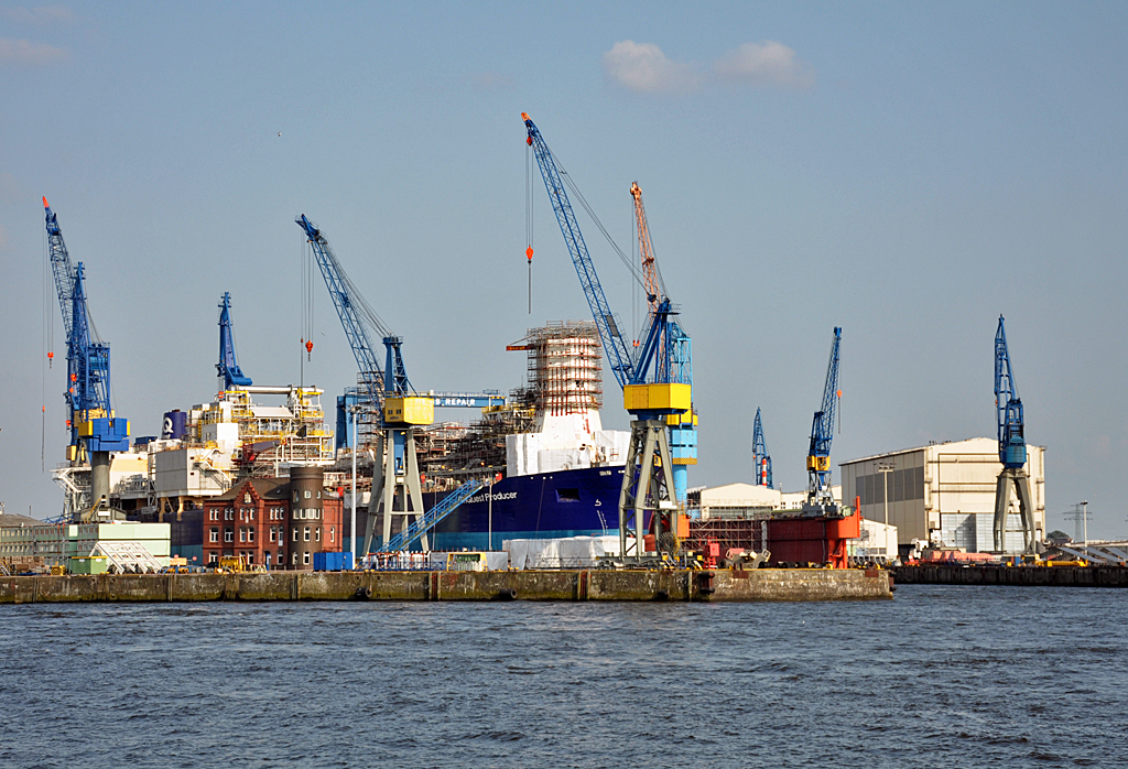 Werft und Kräne im Hamburger Hafen - 12.07.2013