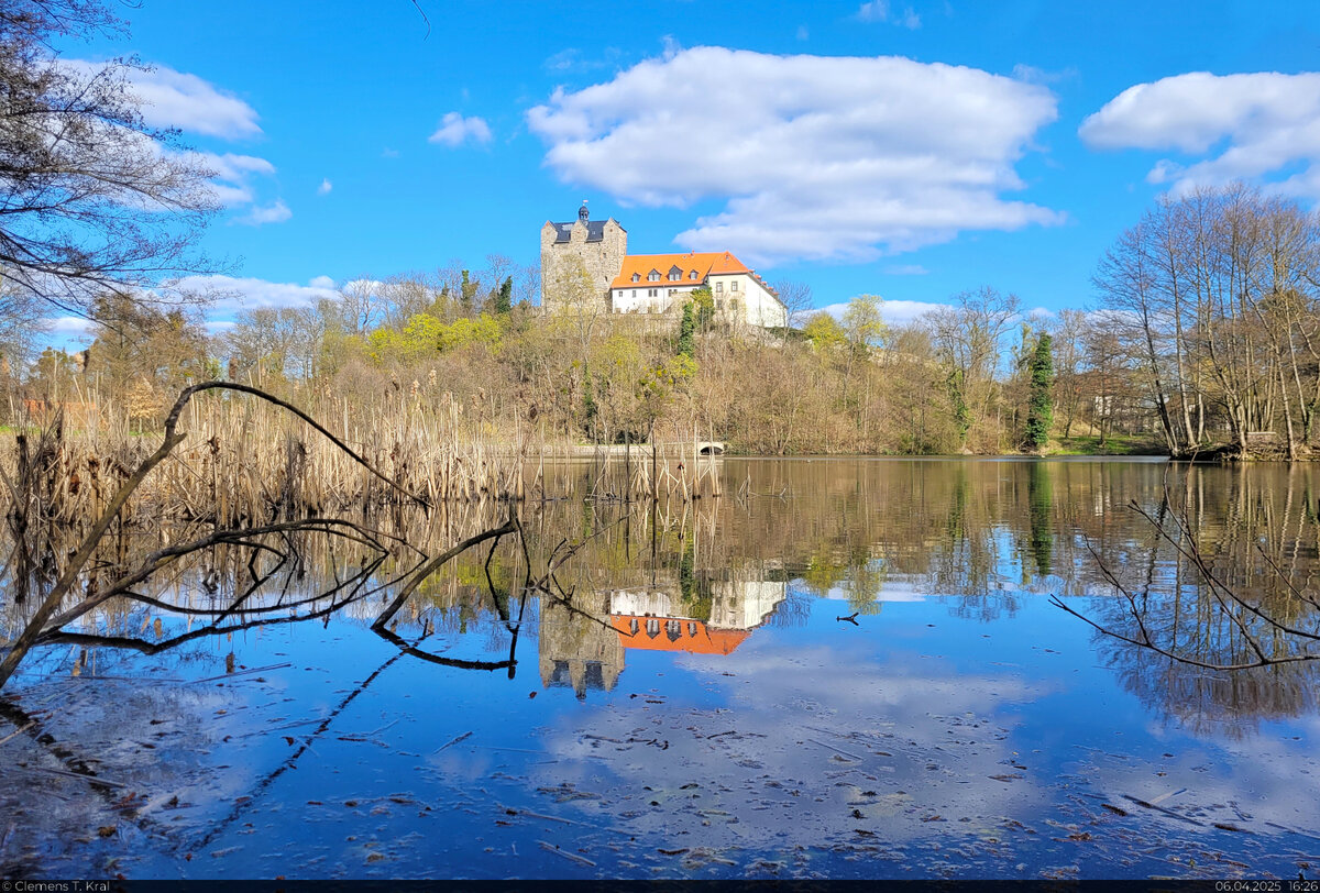 Westansicht des Ballenstedter Schlosses, gesehen vom ruhigen Schlossteich.

🕓 6.4.2025 | 16:26 Uhr