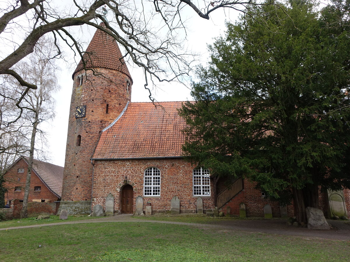 Westen, evangelische St. Annen Kirche, erbaut im 13. Jahrhundert (27.03.2026)