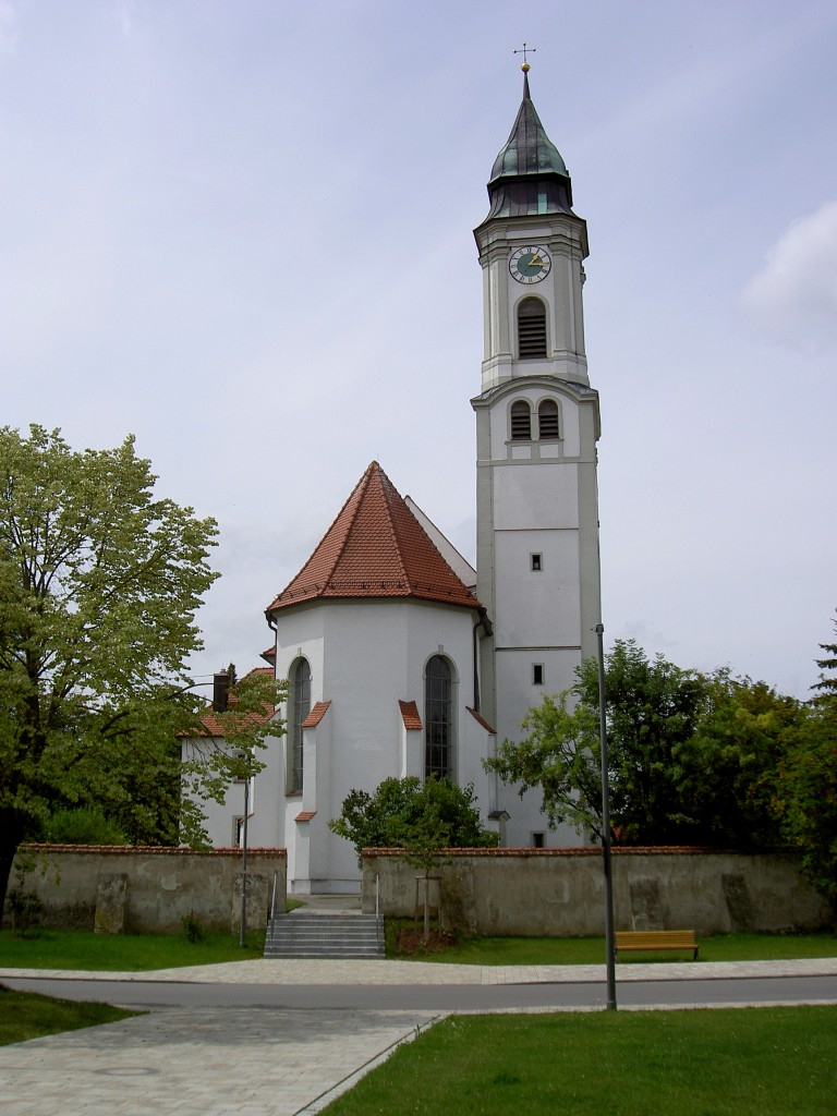 Westendorf, St. Georg Kirche, erbaut ab 1491, Turm und Langhaus erneuert von 1664 bis 1670, weiterer Neubau von 1739 bis 1741 durch Baumeister Franz Xaver Kleinhans (07.07.2014)