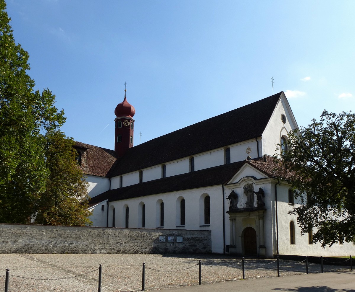 Wettingen im Kanton Aargau, die Klosterkirche der ehemaligen Zisterzienserabtei aus dem 13.Jahrhundert, mehrmals umgebaut und erweitert, Sept.2015