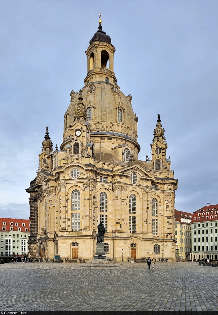 Wiederaufgebaute Schnheit: die evangelisch-lutherische Frauenkirche auf dem Dresdner Neumarkt.

🕓 20.2.2023 | 15:09 Uhr