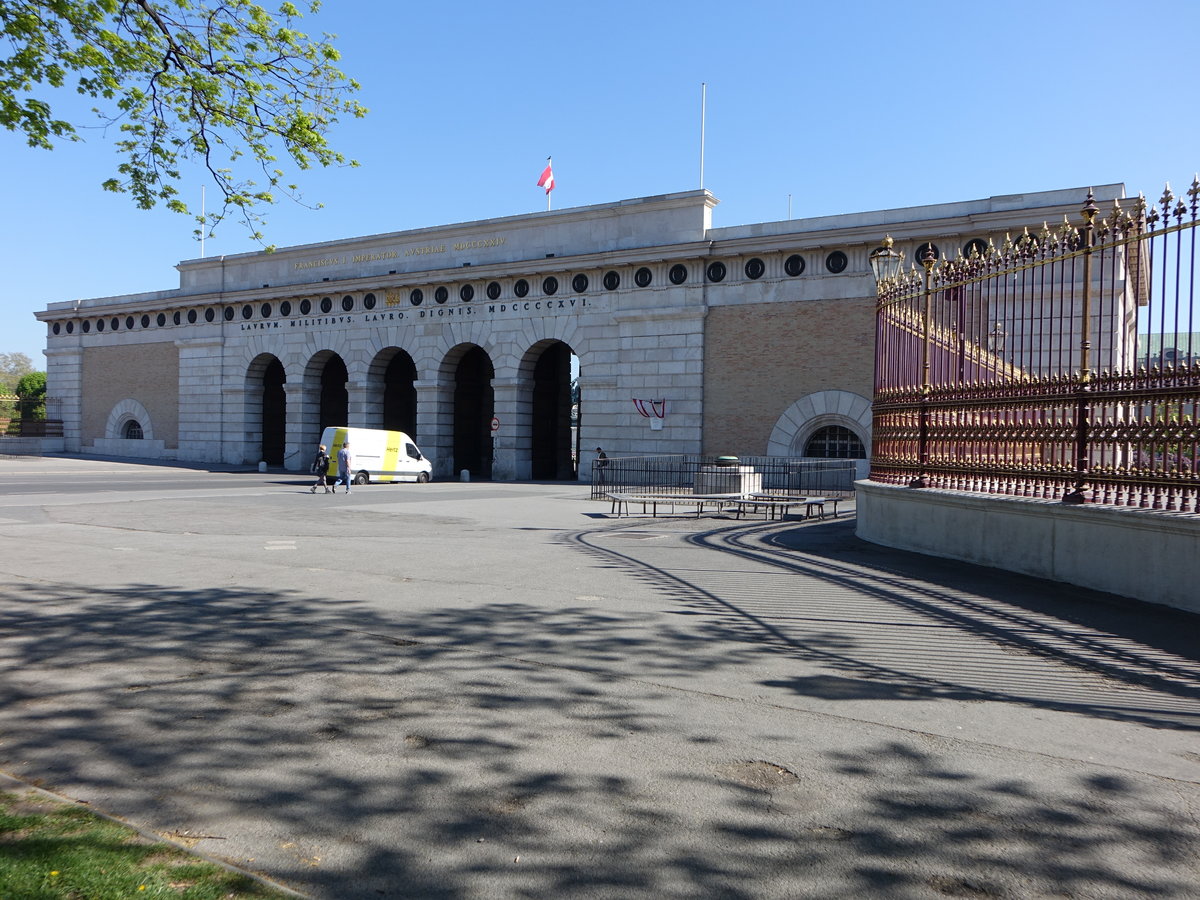 Wien, ueres Burgtor zwischen Heldenplatz und Ringstrae, erbaut 1824 durch Peter Nobile (20.04.2019)