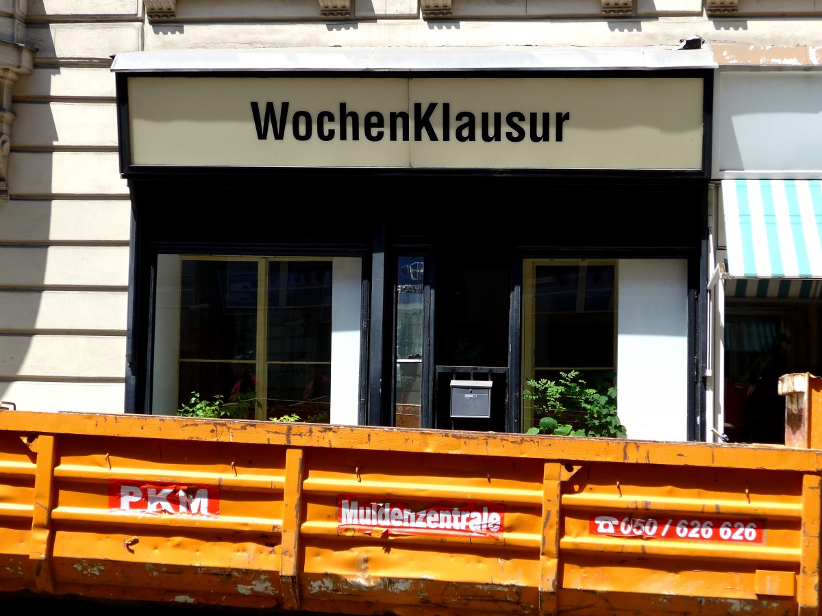 Wien, Gumpendorfer Straße am Mittag des 11. Juni 2014.