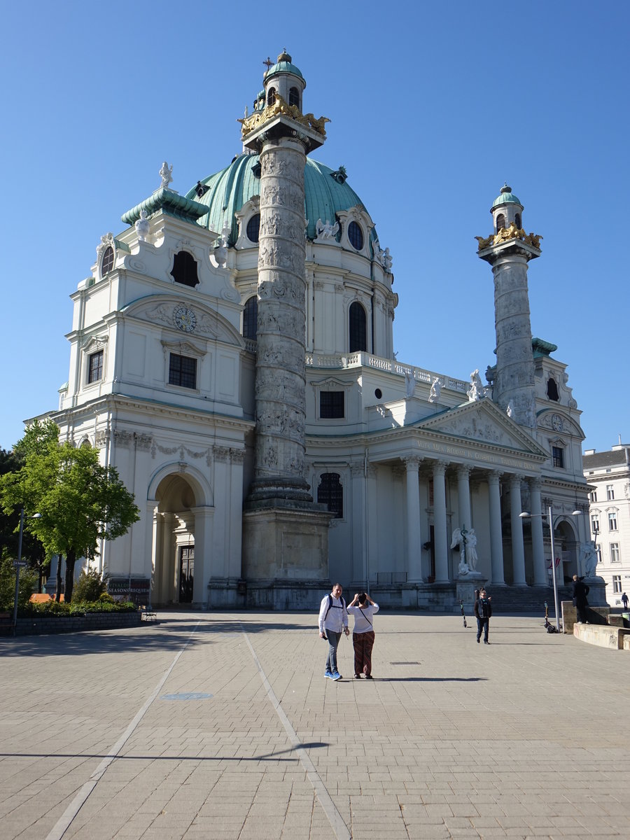 Wien, Karlskirche im 4. Bezirk Wieden, erbaut bis 1739  von Johann Bernhard Fischer von Erlach (20.04.2019) 