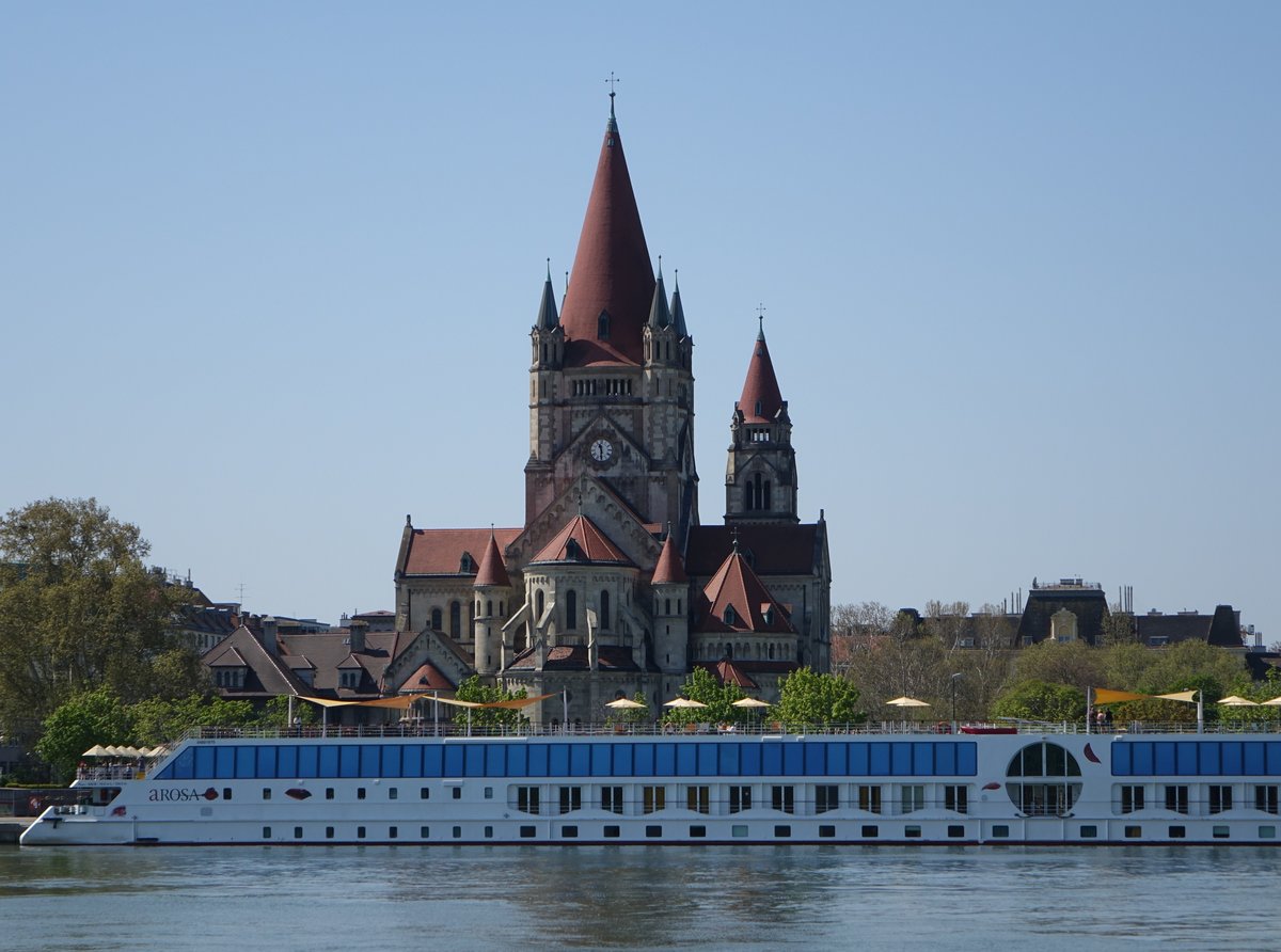 Wien, Pfarrkirche zum heiligen Franz von Assisi, erbaut von 1900 bis 1903 von August Kirstein (21.04.2019)