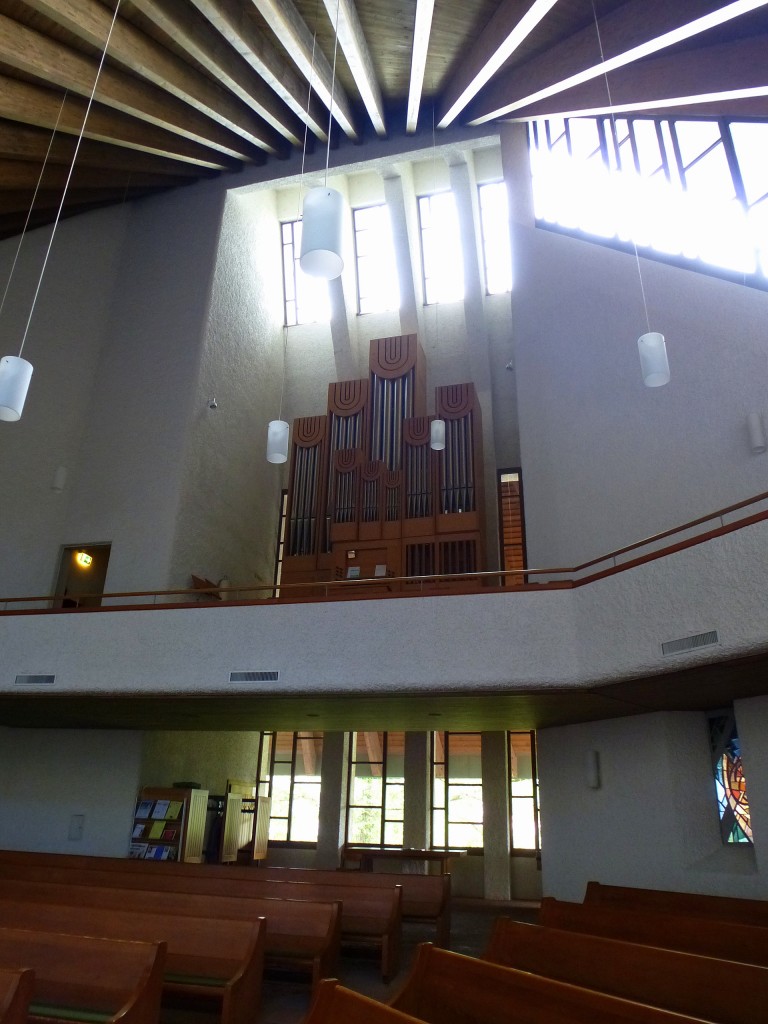 Wil, Blick zur Orgelempore in der Neubaukirche von 1975, Juli 2013