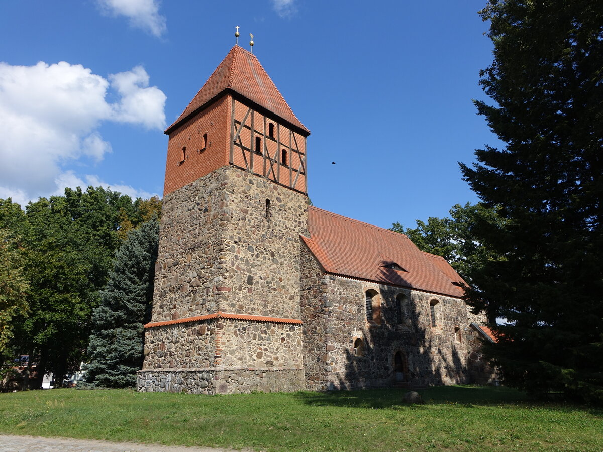 Wildau-Wentdorf, evangelische Kirche, Feldsteinkirche aus dem 13. Jahrhundert (08.09.2025)