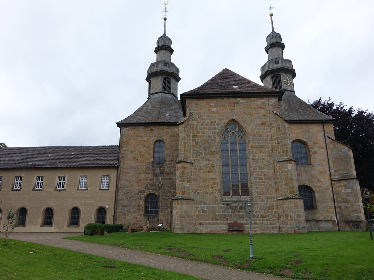 Willebadessen, ehem. Klosterkirche St. Vitus, erbaut im 12. Jahrhundert, seit 1830 Pfarrkirche (05.10.2021)