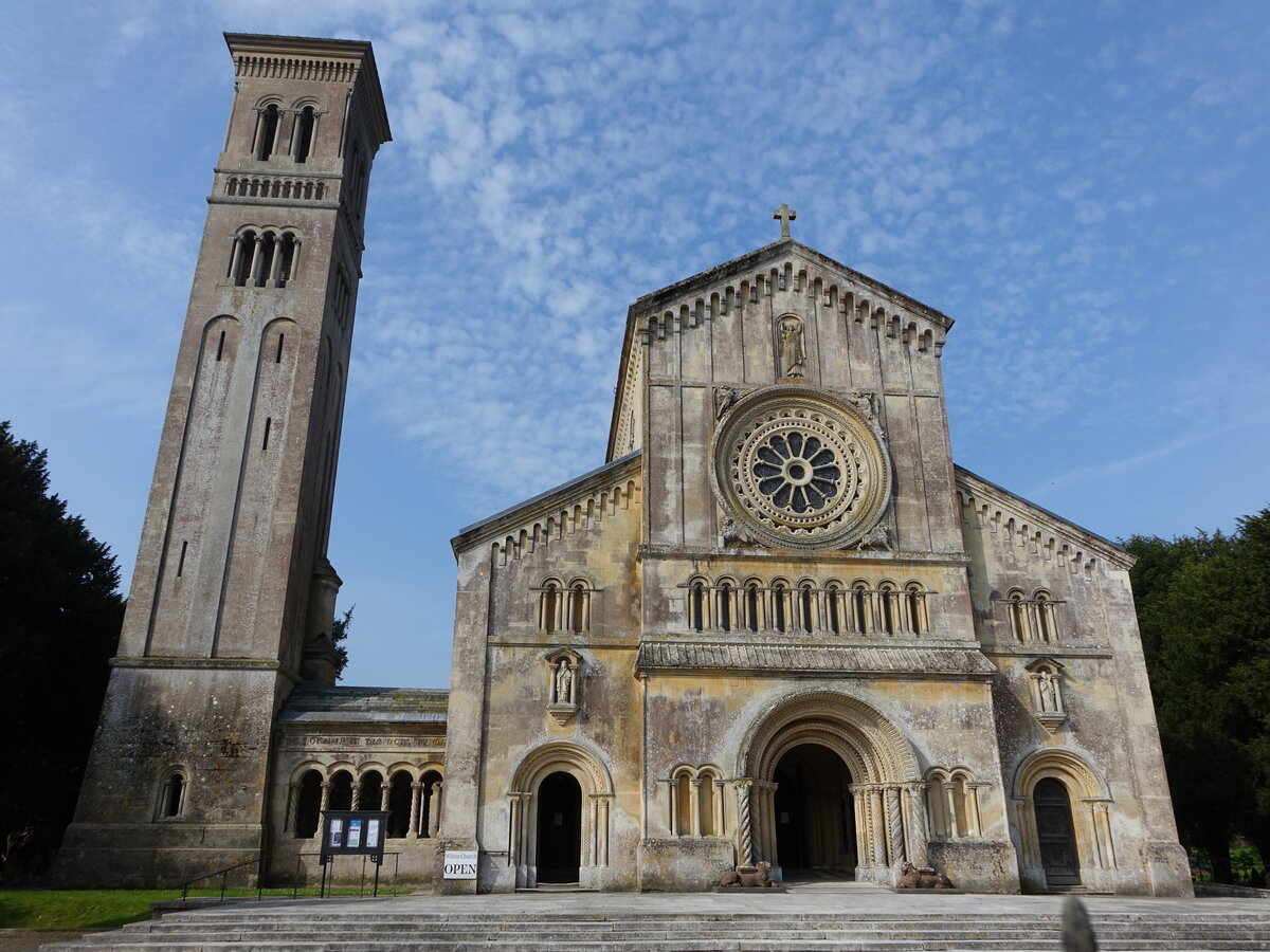 Wilton, neuromanische St. Mary u. St. Nicolas Kirche, erbaut von 1841 bis 1844 (11.05.2024)