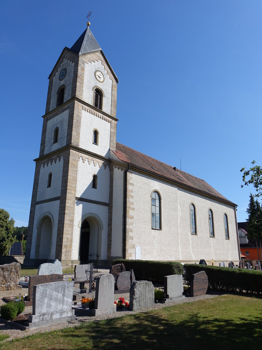 Windheim, kath. Pfarrkirche Maria Geburt, Saalbau mit eingezogenem Chor, Langhaus erbaut 1820 (08.07.2018)
