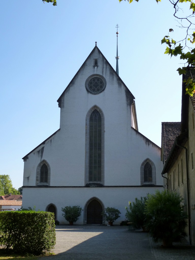 Windisch, die Westfassade mit dem Haupteingang der ehemaligen klosterkirche Knigsfelden, Sept.2015