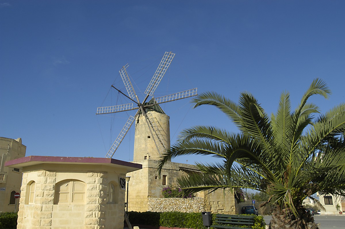 Windmühle in Ix-Xaghra. Aufnahme: Oktober 2005.
