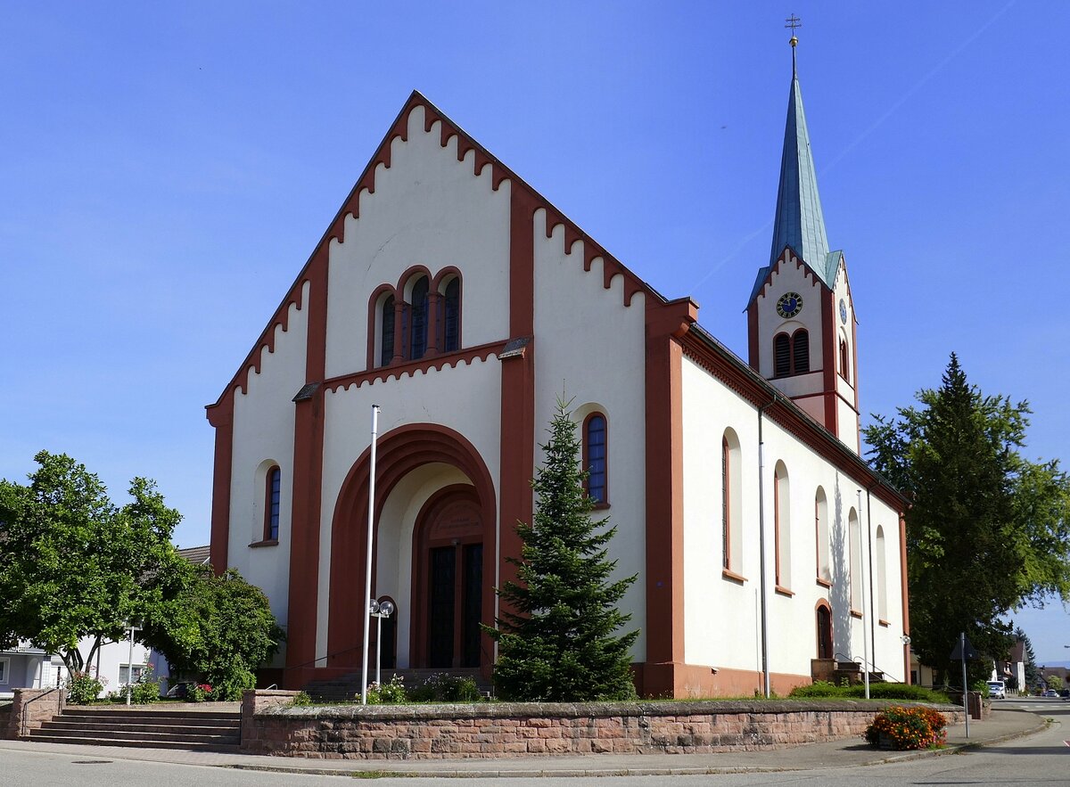 Windschlg, die katholische Kirche St.Pankratius, im neoromanischen Stil erbaut von 1835-37, der Turm stammt von 1350, Sept.2021