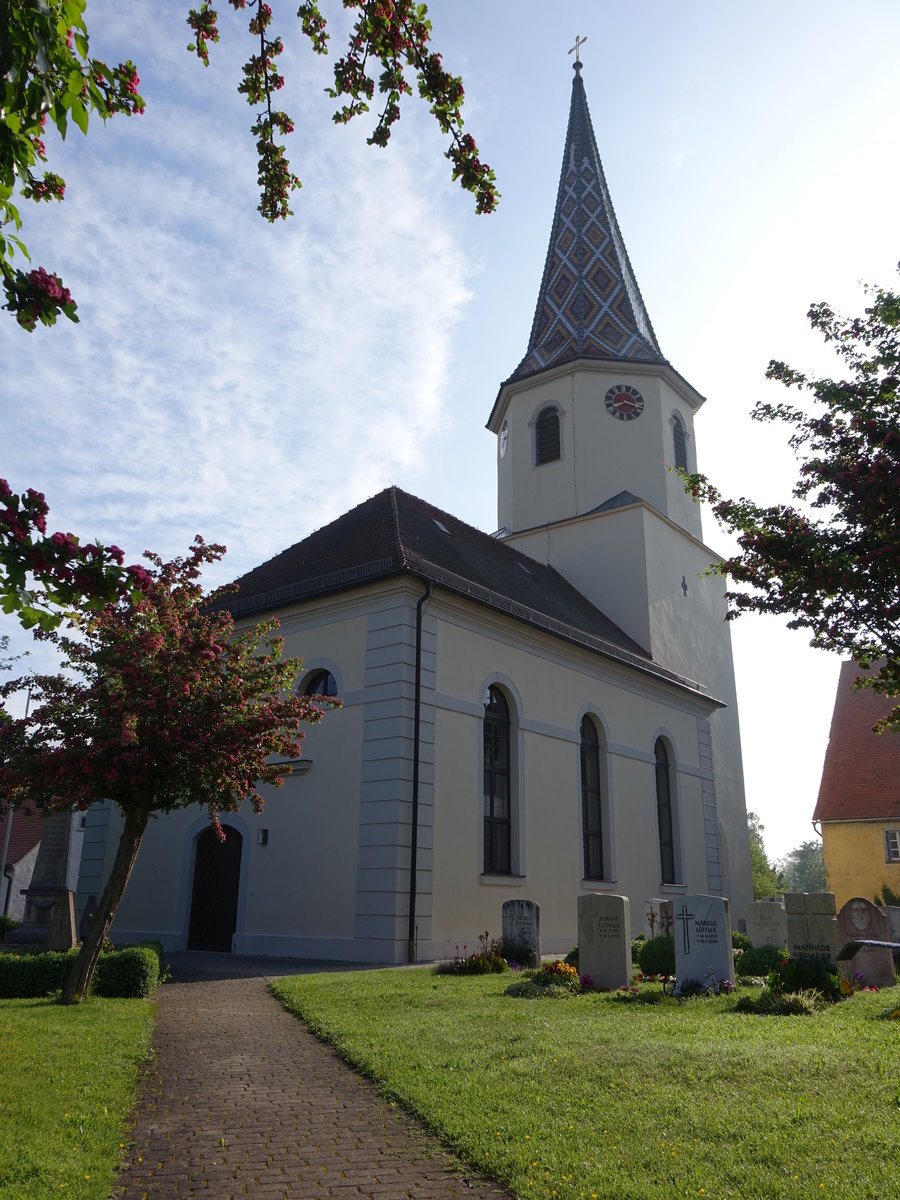 Windsfeld, Ev. St. Gangolf Kirche, erbaut im 15. Jahrhundert, Kirchturm von 1718 (26.05.2016)