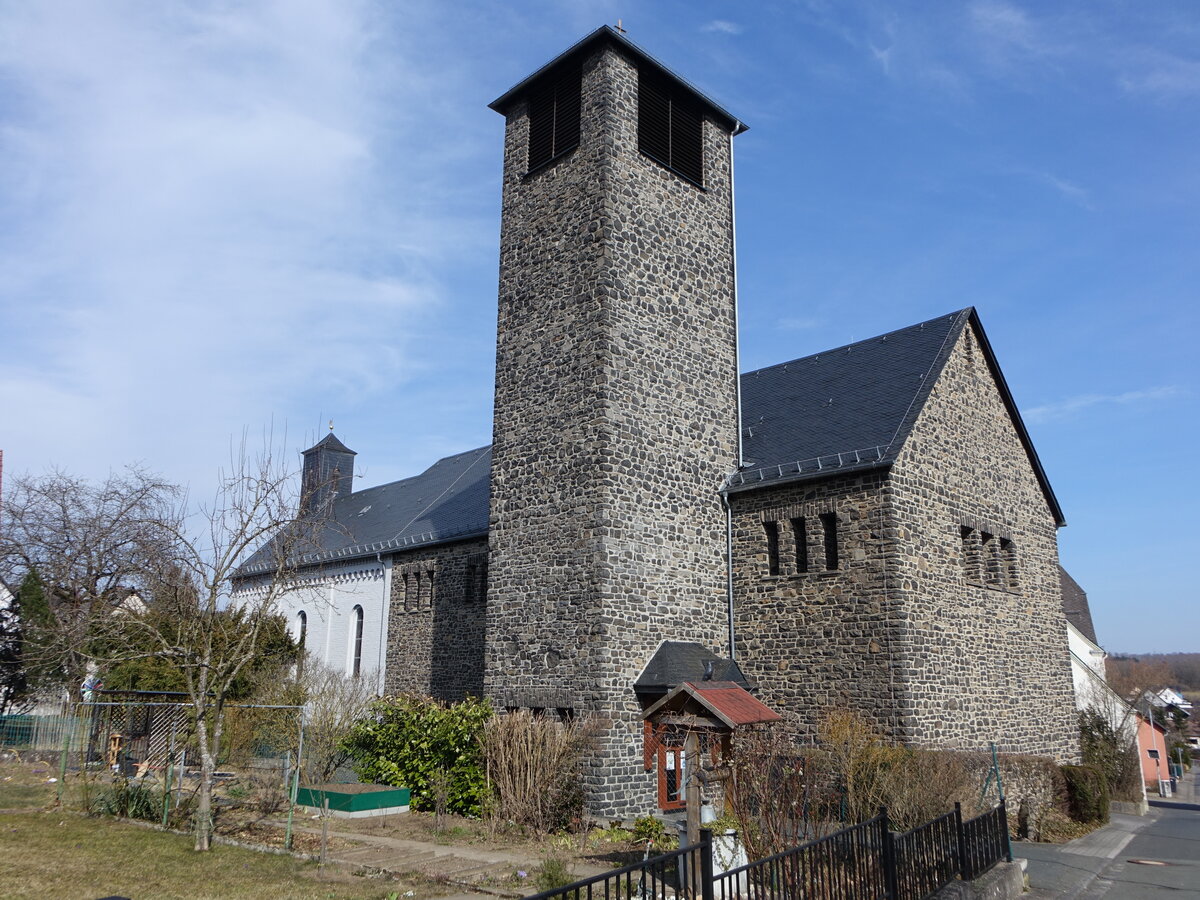 Winkels, kath. Pfarrkirche Maria Geburt, erbaut 1880 (13.03.2022)