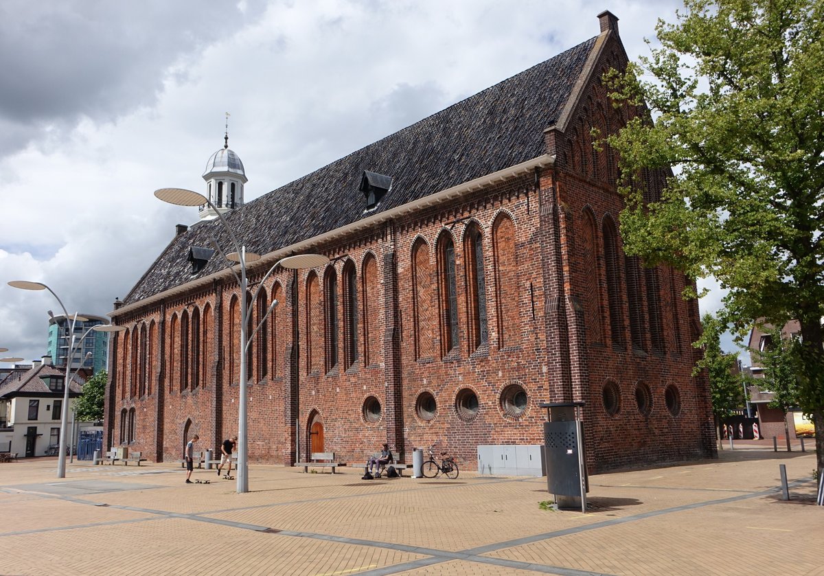 Winschoten, alte niederl. Ref. Kirche, erbaut im 13. Jahrhundert (28.07.2017)