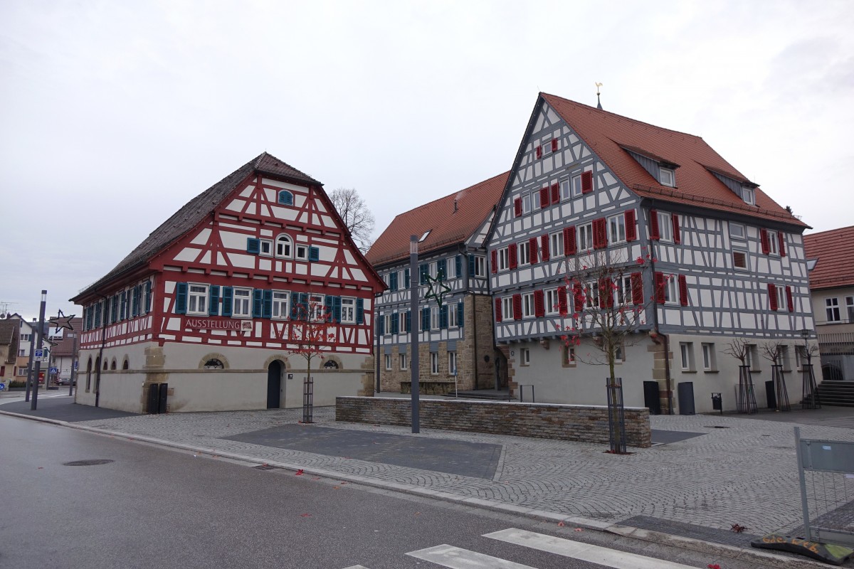 Winterbach, Altes Rathaus und Pfarrhaus von 1591 am Marktplatz (25.12.2014)