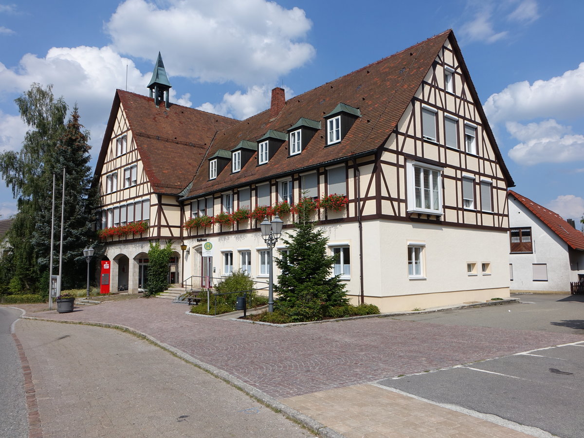 Winzeln, Fachwerk Rathaus in der Freudenstdter Strae (19.08.2018)