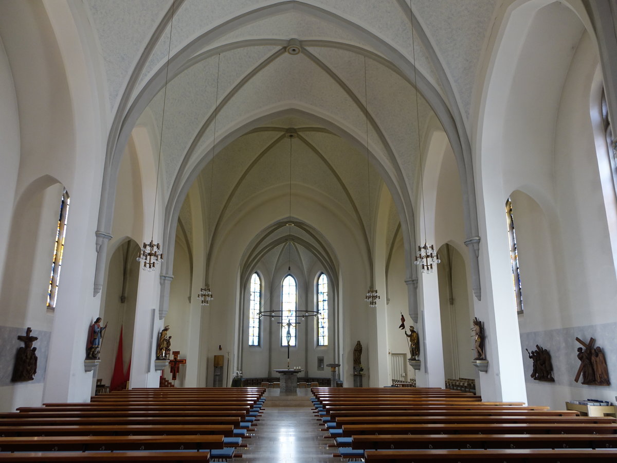 Winzeln, neugotischer Innenraum der St. Mauritius Kirche (19.08.2018)