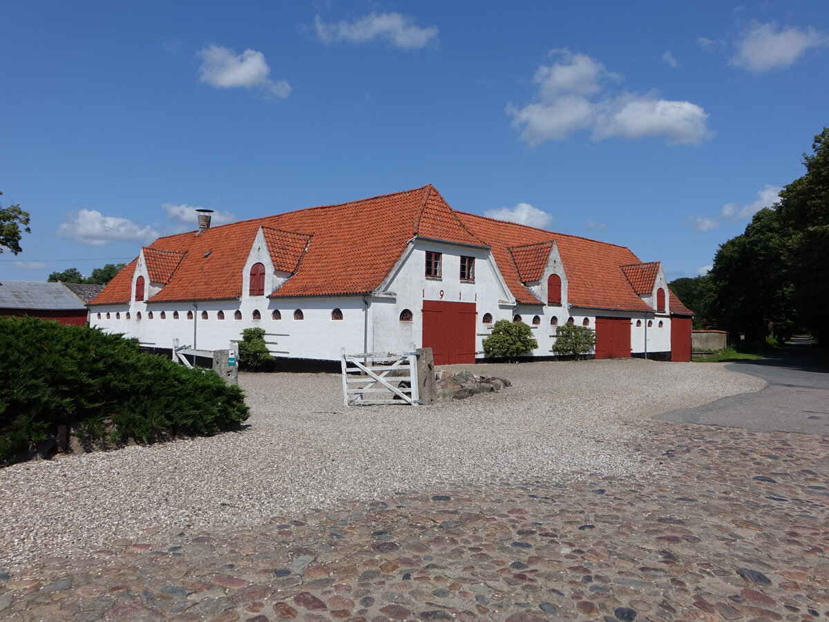 Wirtschaftshof beim Schloss Lovenborg, erbaut im 17. Jahrhundert (17.07.2021)