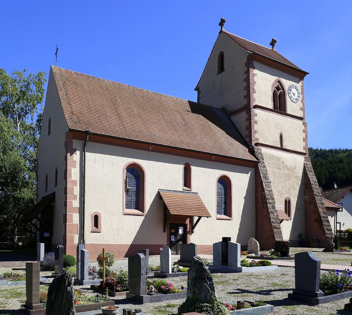 Wittenbach, die katholische Kirche St.Peter und Paul, 1132 geweiht, mit Fresken aus der Zeit um 1420, Juli 2020