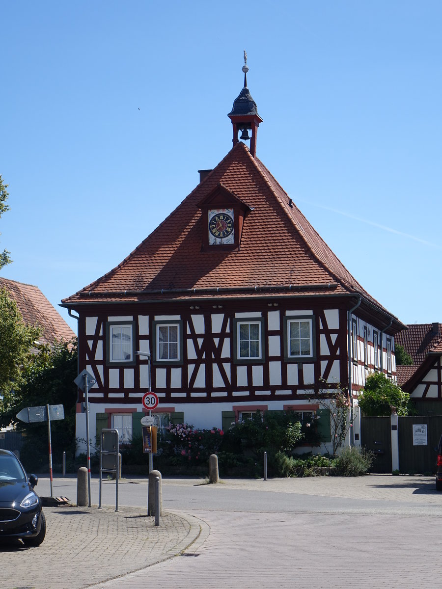 Wssingen, altes Rathaus in der Wssinger Strae, erbaut 1746 (12.08.2017)