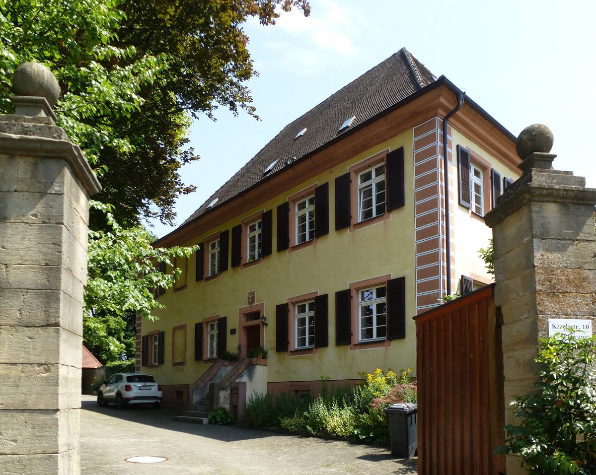 Wolfenweiler, Pfarramt und ehemaliges Wohnhaus des Pfarrers und Schriftstellers Joh.Philipp Glock (1849-1925), Aug.2017