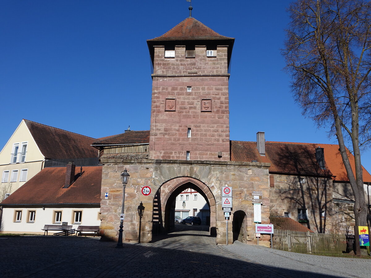 Wolframs-Eschenbach, Unteres Tor am Heumarkt, erbaut im 13. Jahrhundert (07.03.2021)