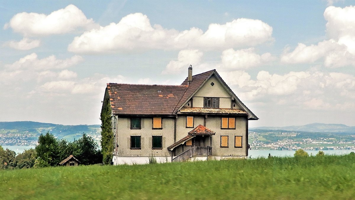 Wollerau, Altenbachstrasse 40. Was wird aus dem Gebude? - 23.07.2020