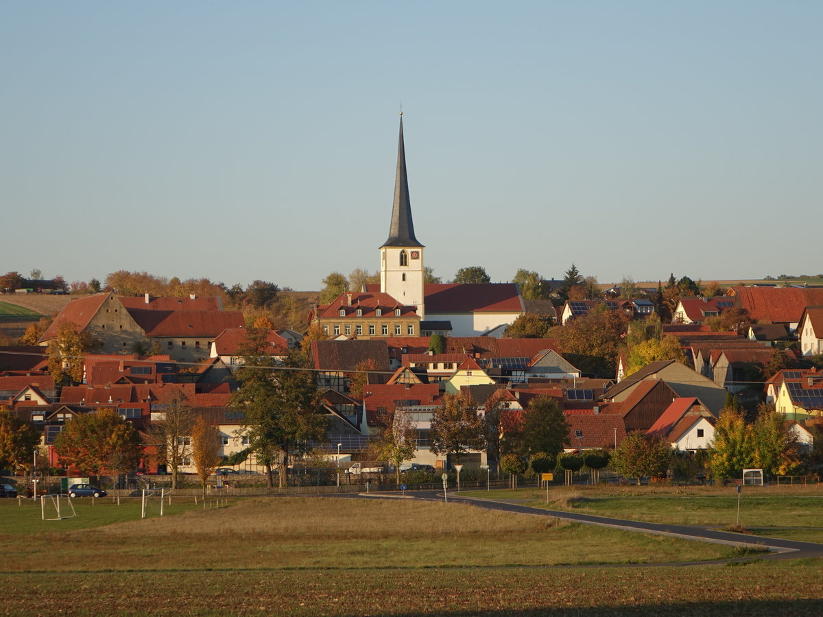Wlfershausen, Aussicht auf dem Ort mit der St. Vitus Kirche (15.10.2018)