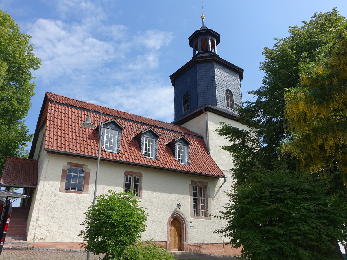 Wnschensuhl, evangelische St. Barbara Kirche am Hirtweg (03.06.2022)